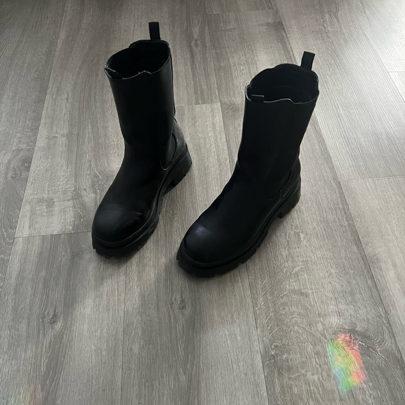 DLG Boots - Picture 2 of 3